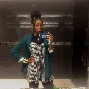 Meet your Posher, Chloe